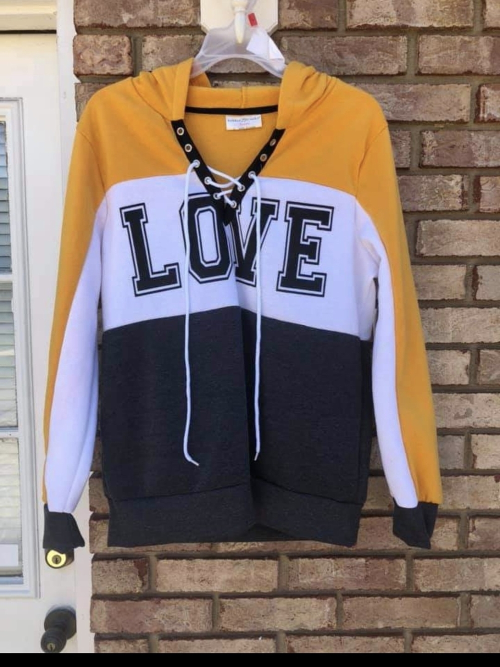 New Women’s LOVE Mustard Yellow Black White Hooded Sweatshirt Pullover Jacket, M